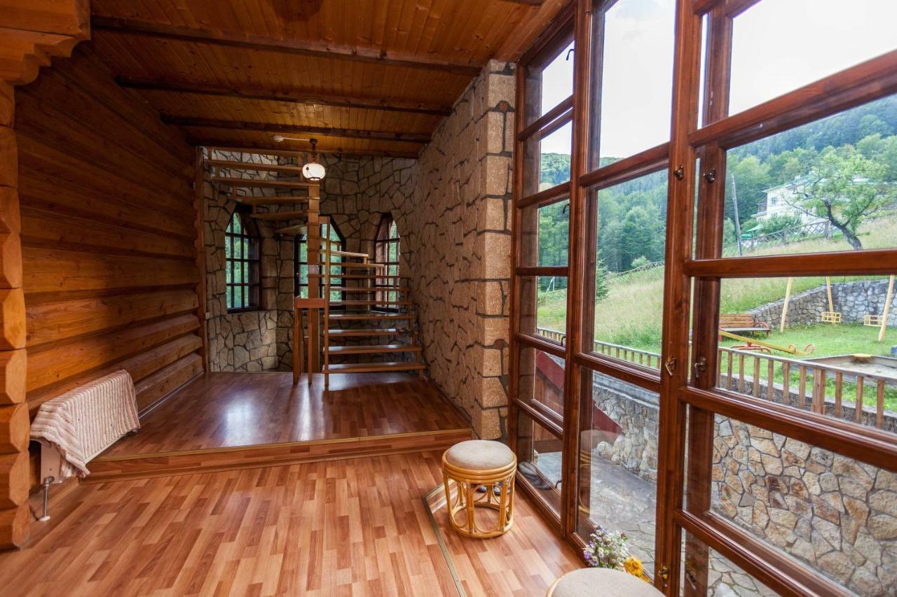 Альпина Hotel Jaremcse Kültér fotó